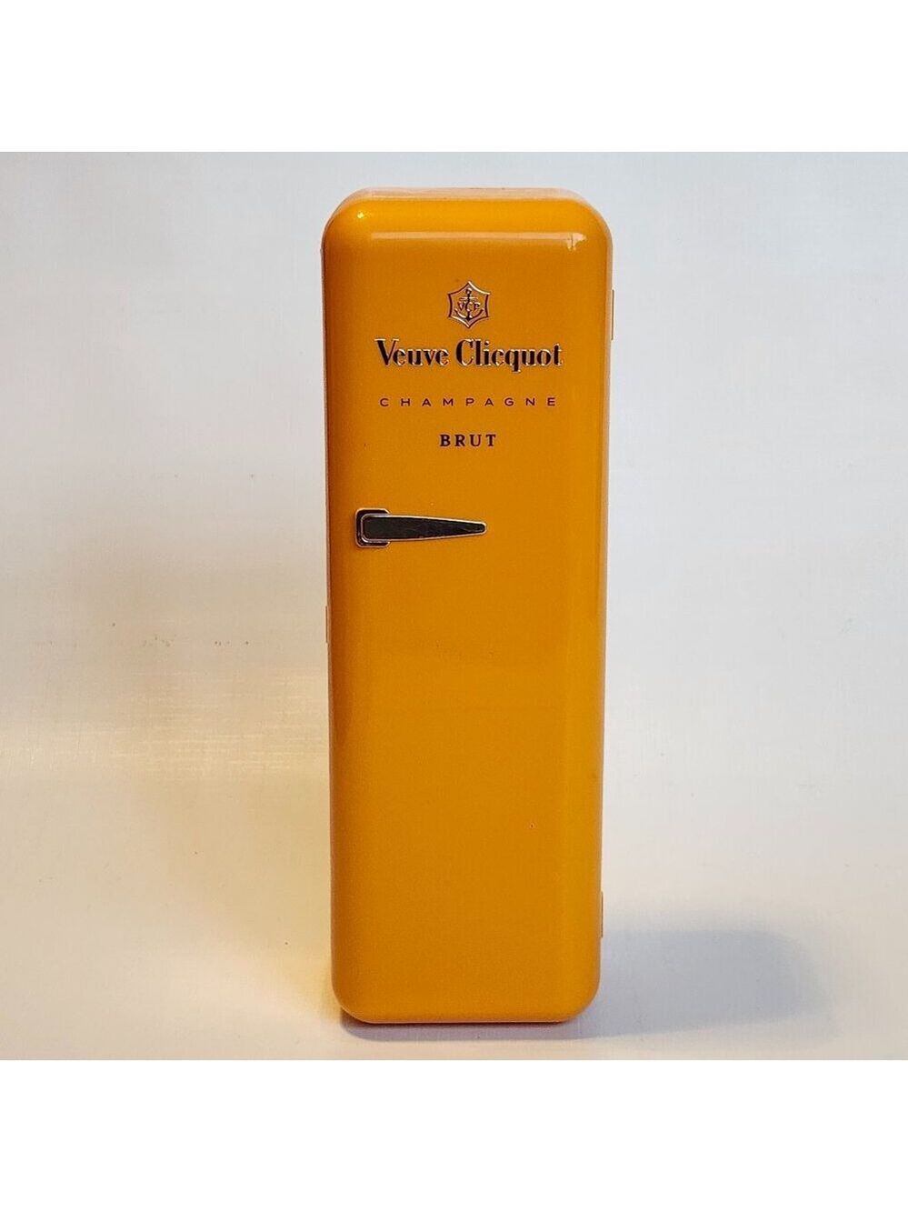Veuve Cliqcquot Ponsardin BRUT Fridge Cooler Fridge Champagne Sparking 2 Hour
